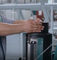 Тип бутиловой машины штрангпресса ЛДЖТБ01 использован для распространять алюминиевые рамки прокладки равномерно с горячим бутилом мельт.