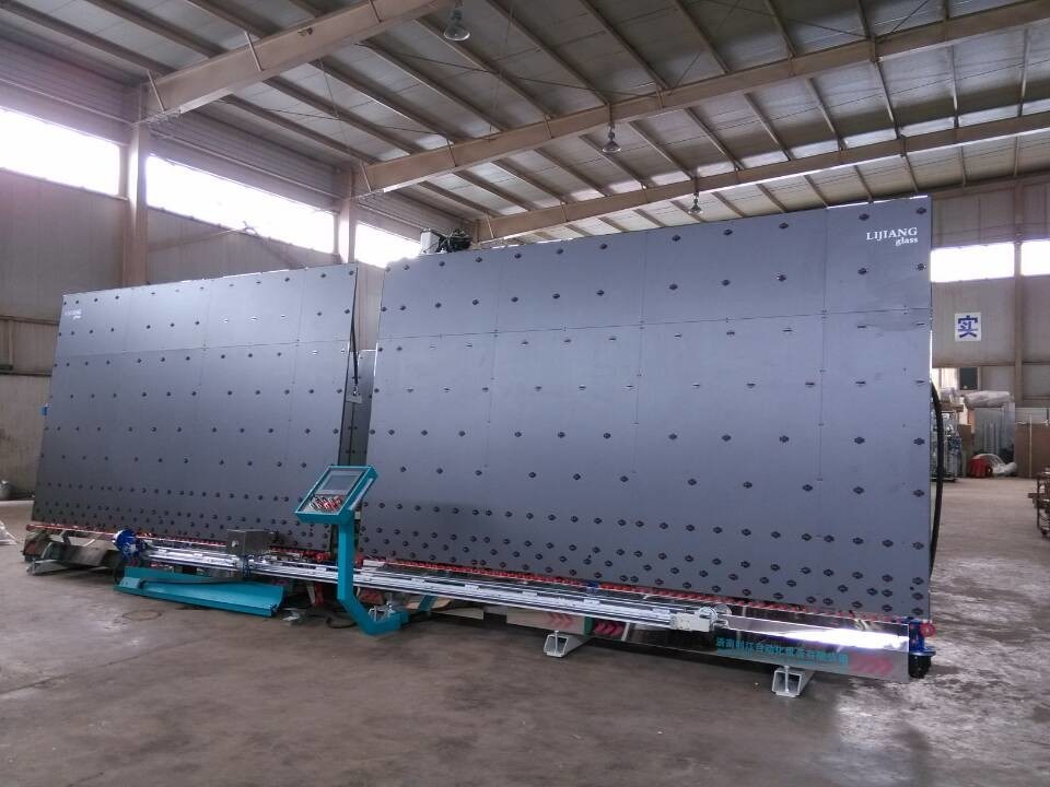 Вертикальная изолируя стеклянная производственная линия/изолируя стеклянные моторы сервопривода робота 8 запечатывания