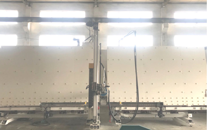 Автоматическая изолируя стеклянная машина робота запечатывания для 3 или 4 -, который стекло встали на сторону шага