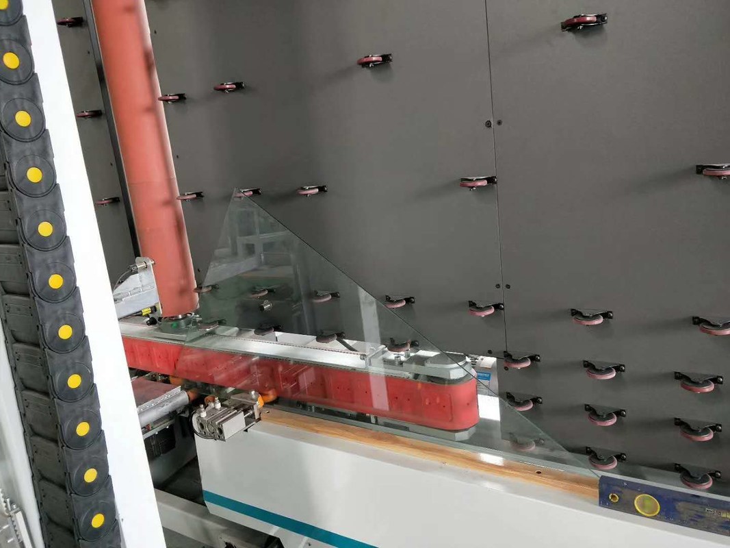 Автоматическая низкая машина стеклянного фильма е кромкошлифовальная для удаления низкого фильма е