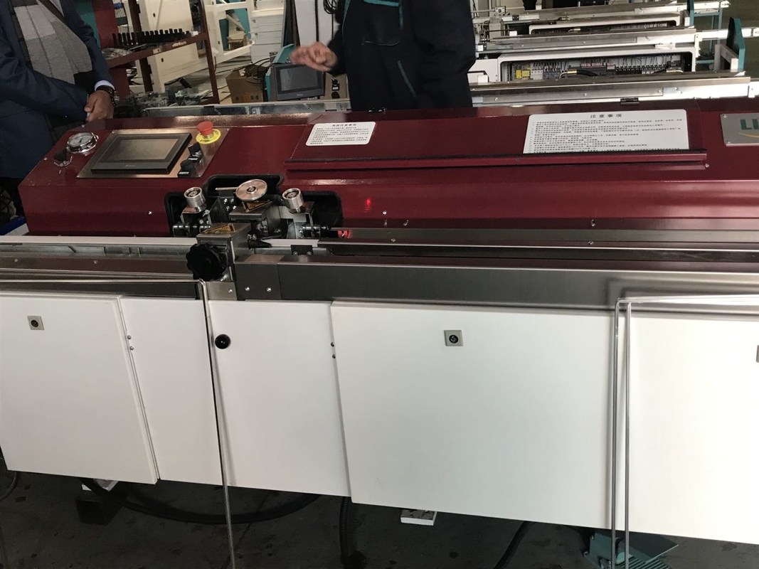 Автоматическая бутиловая машина штрангпресса используемая для покрывать рамку прокладки для герметизировать двойное стекло