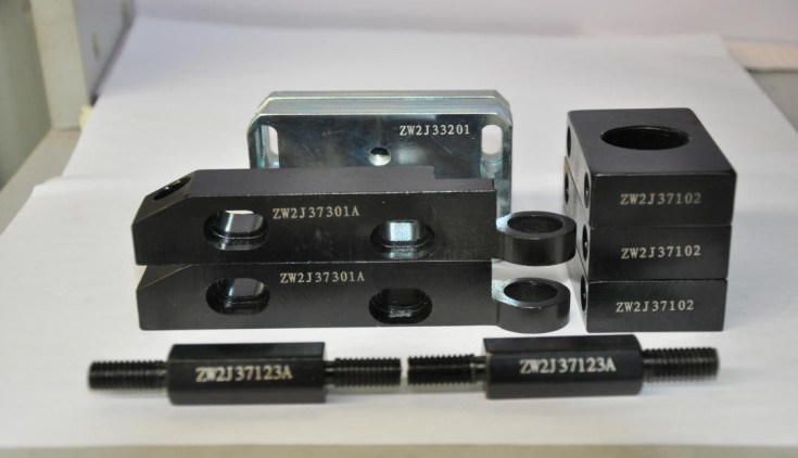 Подгонянная цветом точная гибочная машина прокладки угла ±0.5мм