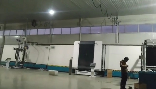 Автоматическое вертикальное двойное стеклянное машинное оборудование производственной линии для изолируя стекла 5+18A+5